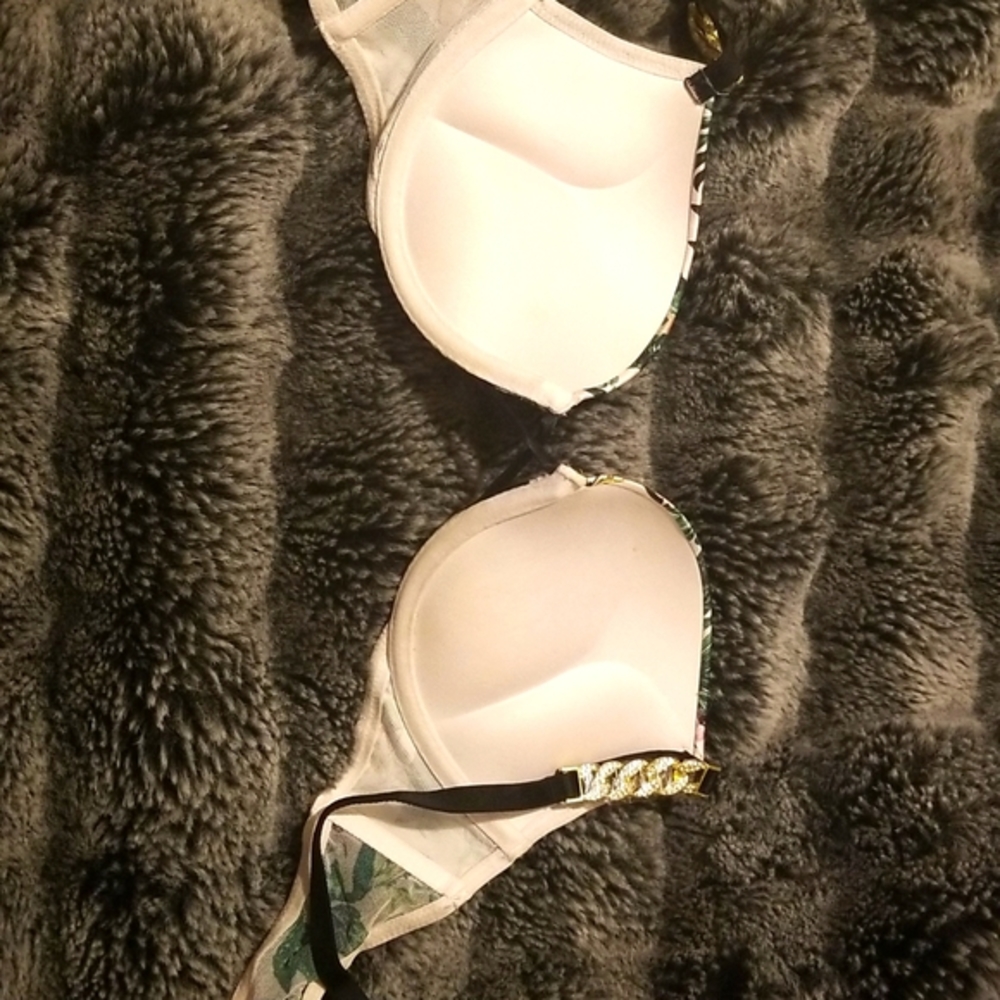 Victoria secret bombshell bra